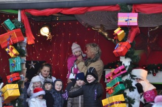 jerry_gold_singt_mit_seinen_kindern_weihnachtslieder